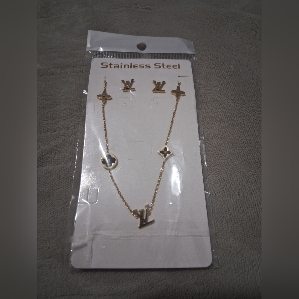 Women's Nacklace And Earrings Set